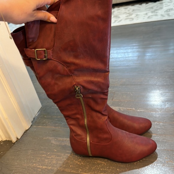 Red mid calf boots - Picture 2 of 3
